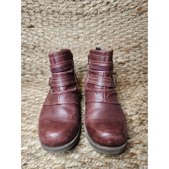 Earth Origins Randi Roland Red Leather Ankle Moto Boots Bootie Womens 7.5 Wide - Picture 3 of 11